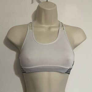 Girls under Armour sports bra size youth medium white razor back sporty athletic